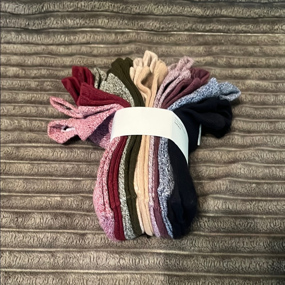 Sonoma Women’s Assorted No-Show Color Socks 10-Pack - Picture 2 of 3